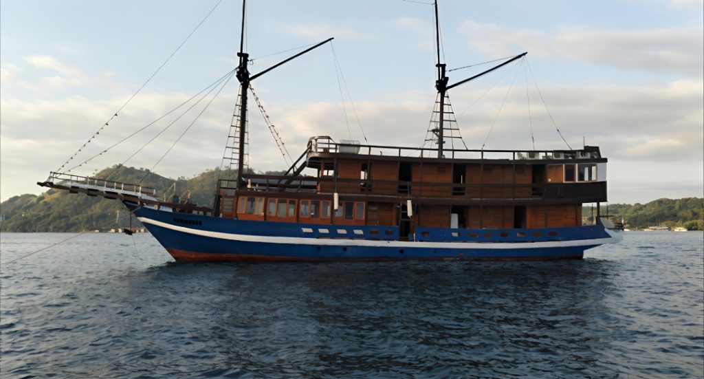 Komodo boat trip 2025